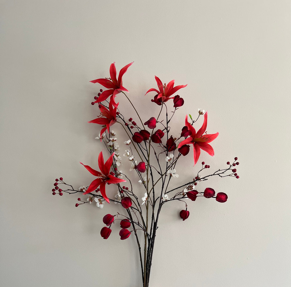 Boeket Leire — zijden boeket rood/wit